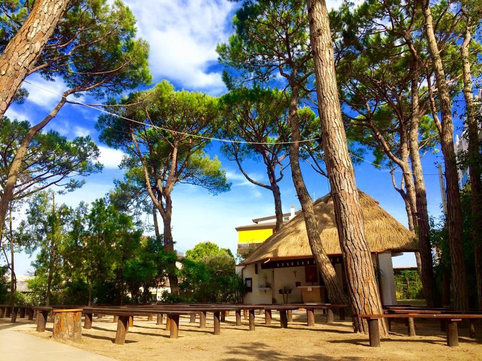 Hotel Milano Eraclea Mare Bagian luar foto